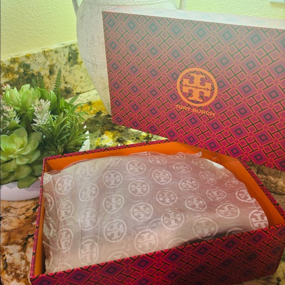 NEW Tory Burch Monogram Slip On Sneakers Size 8 - Picture 5 of 5